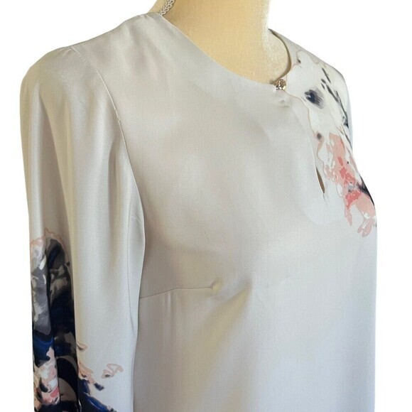 VINCE CAMUTO Blouse Long Sleeve Floral Size XS Multicolor Keyhole Neckline - Picture 3 of 16